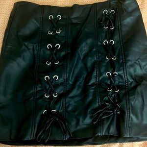 Sexy lace down leather skirt
